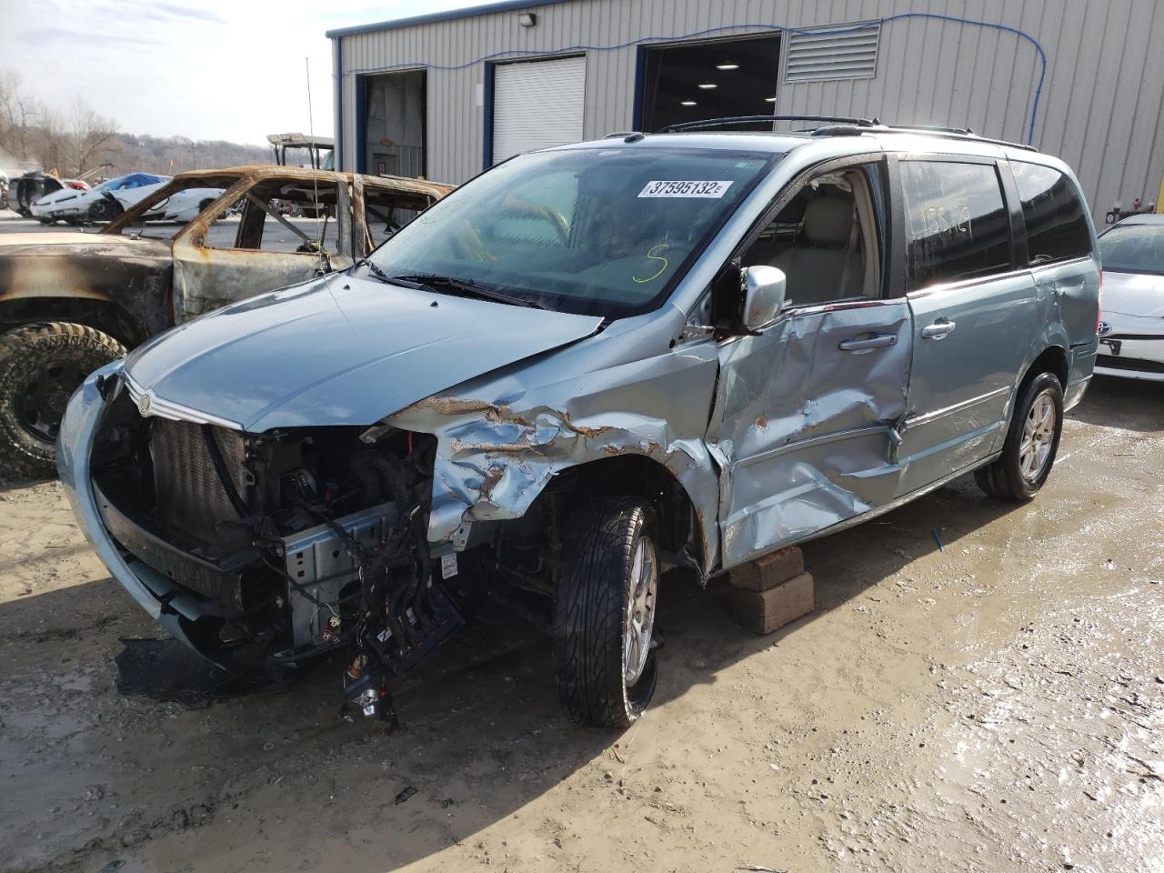 Photo 2 from auction – 2008 CHRYSLER TOWN & COU with VIN 2A8HR54P08R827732