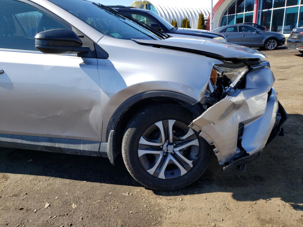 Photo 9 from auction – 2017 TOYOTA RAV4 LE with VIN 2T3BFREV6HW663659