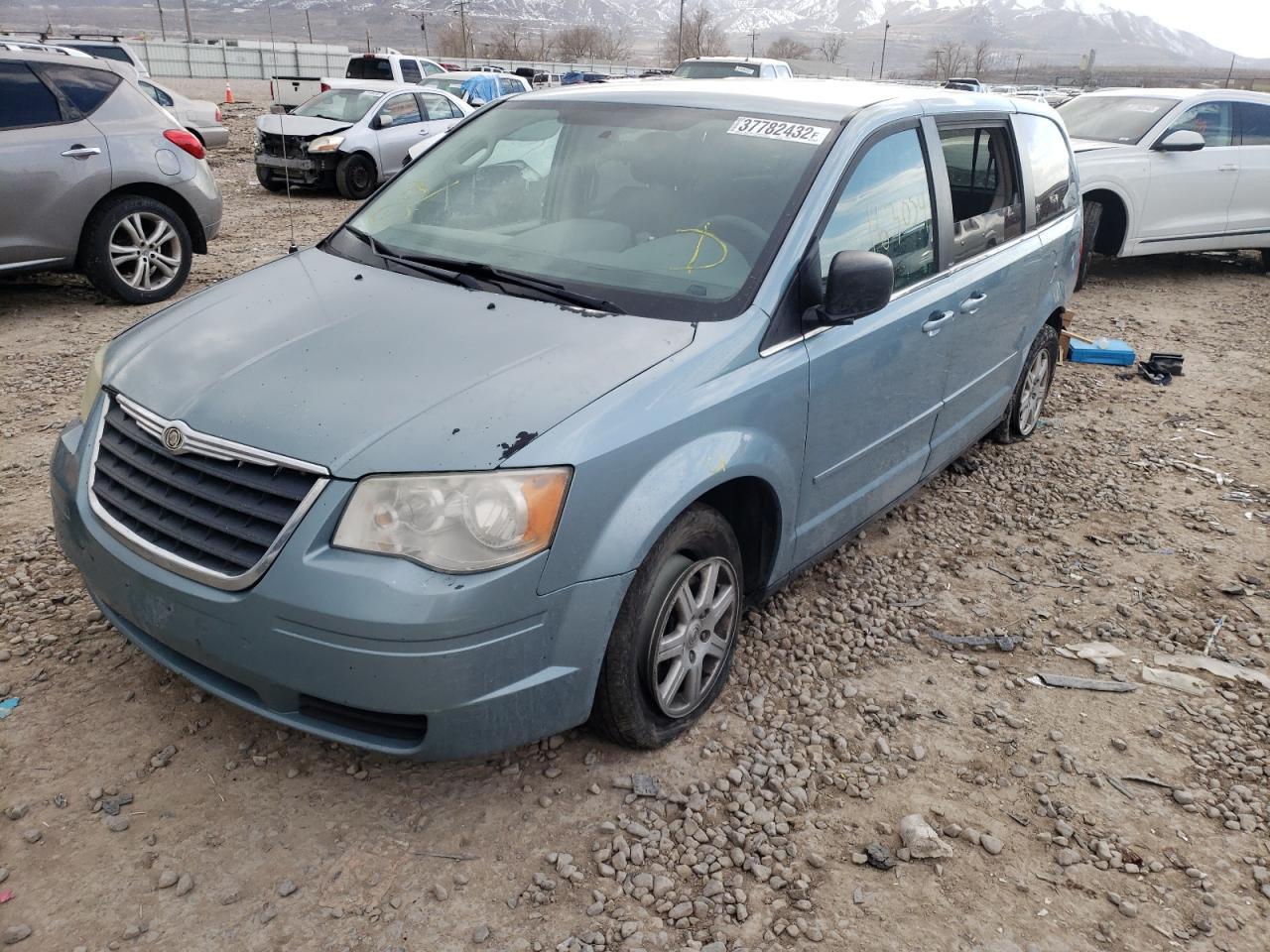 Photo 2 from auction – 2010 CHRYSLER TOWN & COU with VIN 2A4RR2D12AR404687