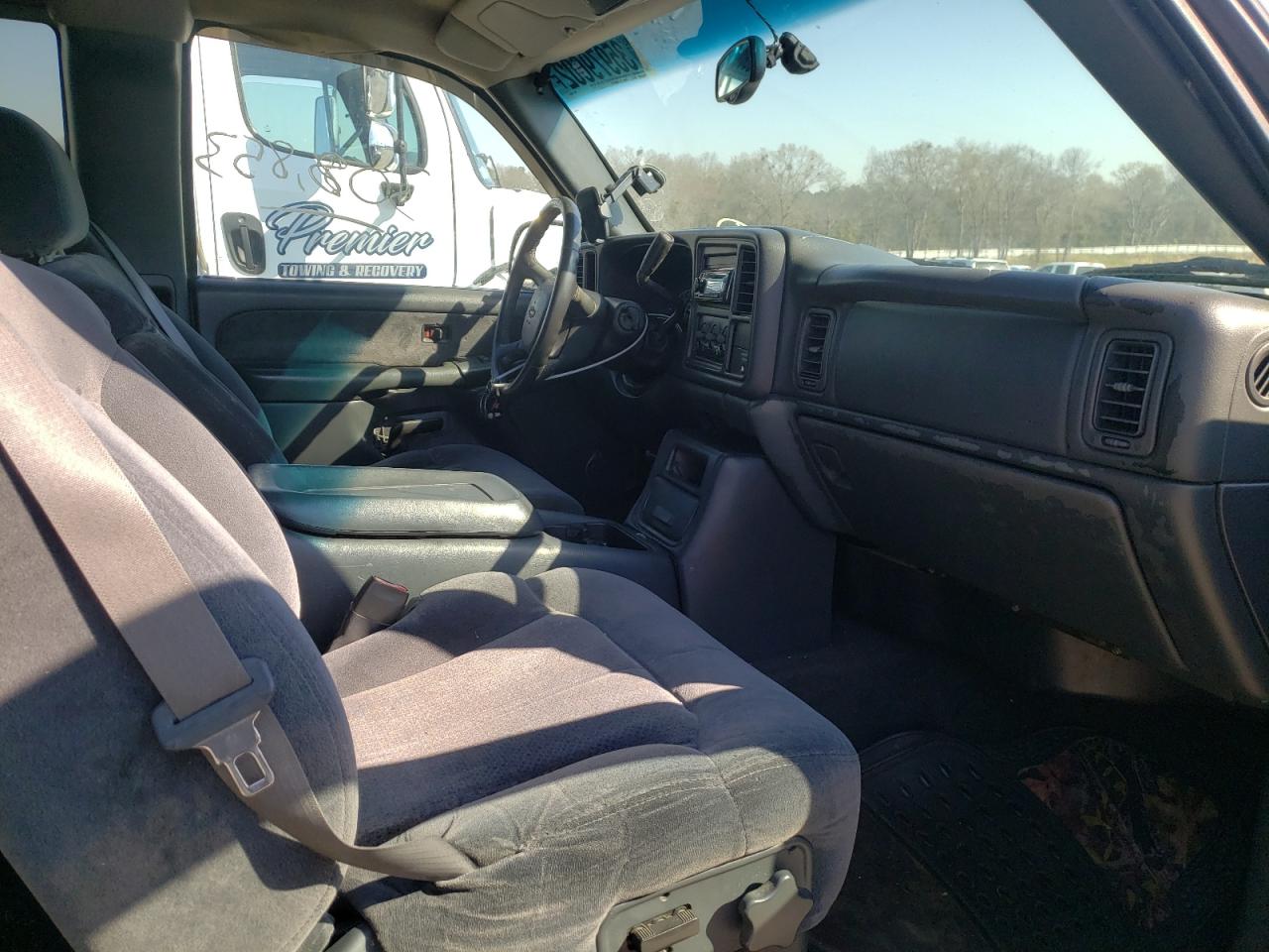 Photo 5 from auction – 2001 CHEVROLET SILVERADO with VIN 2GCEC19V211294556