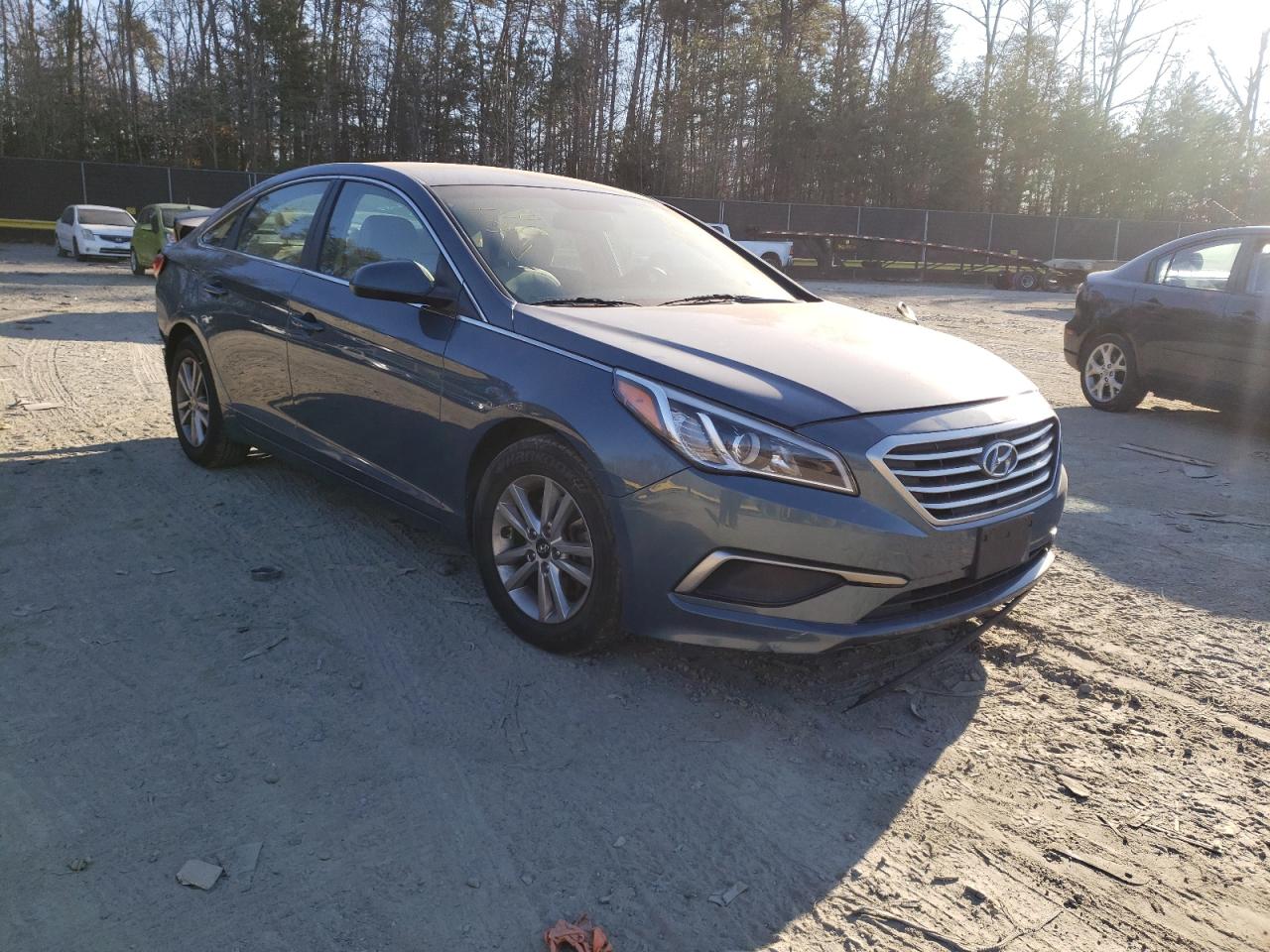 HYUNDAI SONATA SE 2016 with VIN 5NPE24AF5GH381268 - Photo from auction