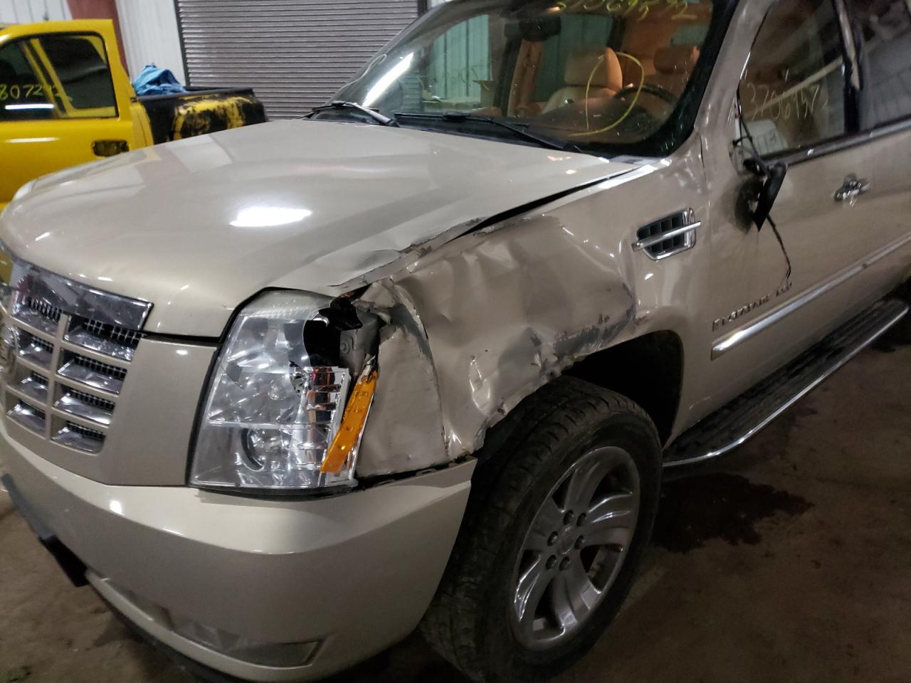 Photo 9 from auction – 2007 CADILLAC ESCALADE E with VIN 1GYFK66877R322199