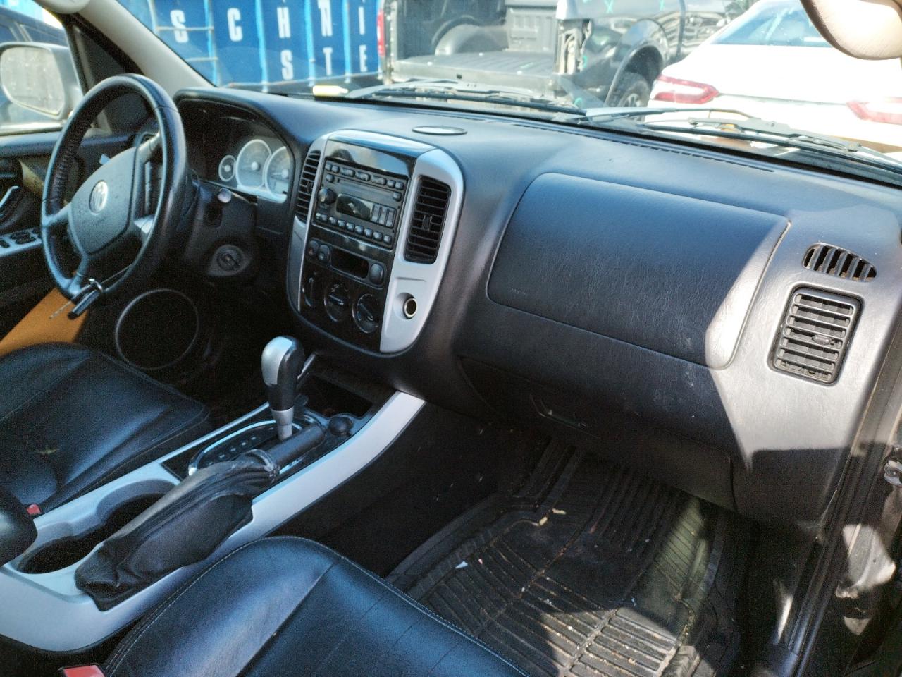 Photo 9 from auction – 2005 MERCURY MARINER with VIN 4M2YU56195DJ00094