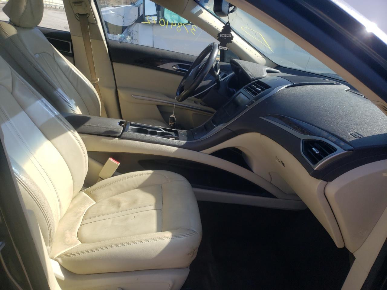 Photo 5 from auction – 2015 LINCOLN MKZ with VIN 3LN6L2J95FR607199