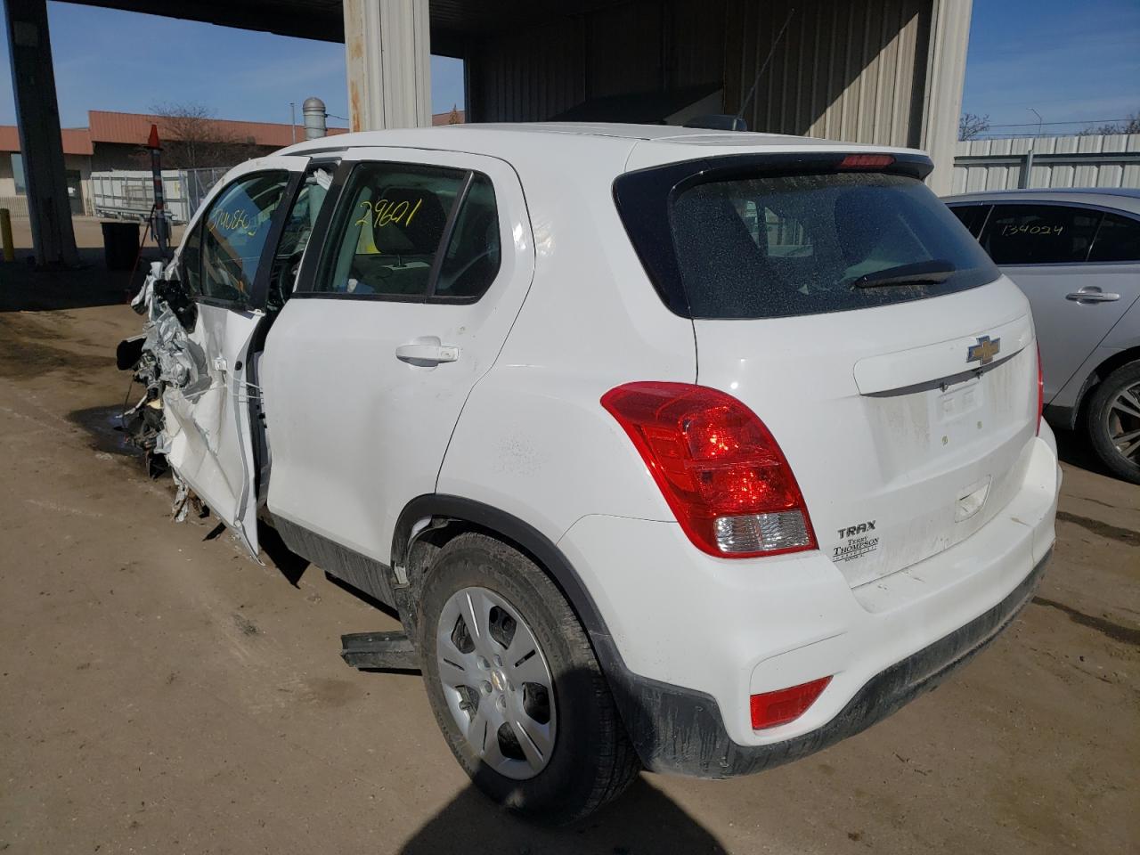 Photo 3 from auction – 2017 CHEVROLET TRAX LS with VIN 3GNCJKSB7HL213229