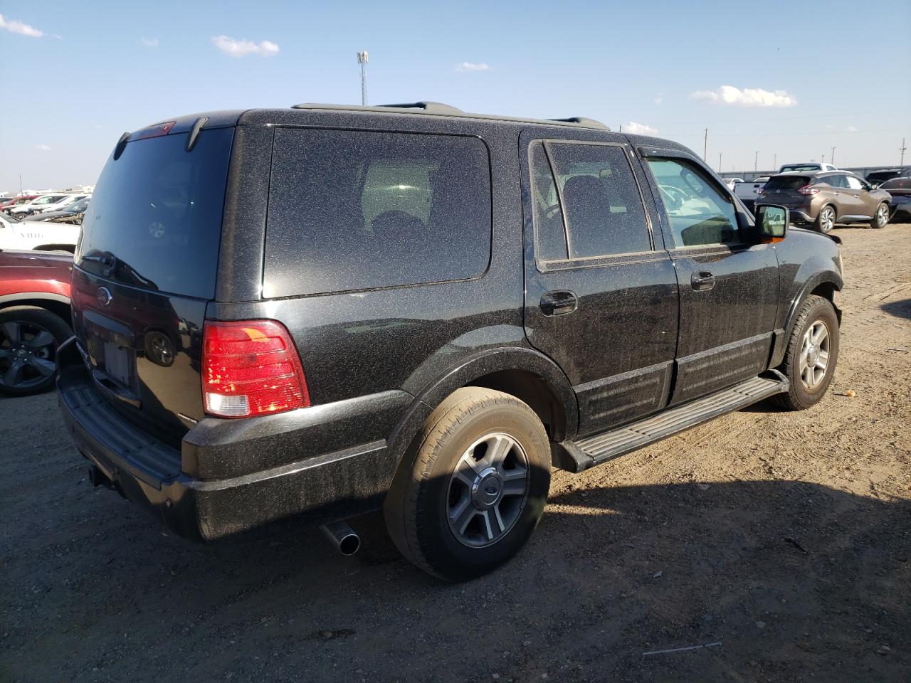 Photo 4 from auction – 2004 FORD EXPEDITION with VIN 1FMFU18L14LB03558