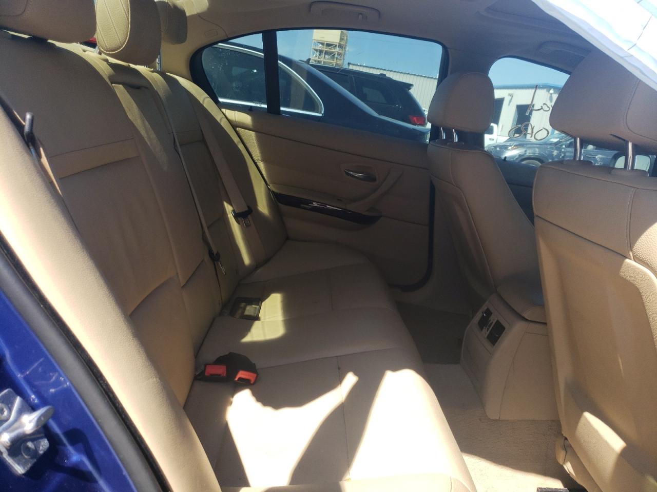 Photo 6 from auction – 2010 BMW 328 I with VIN WBAPH7G51ANM49139