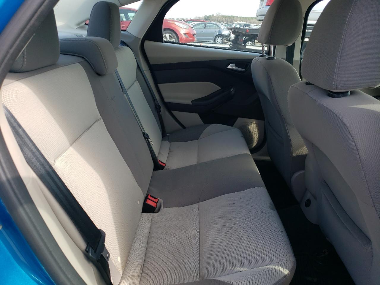 Photo 6 from auction – 2014 FORD FOCUS SE with VIN 1FADP3F23EL427028