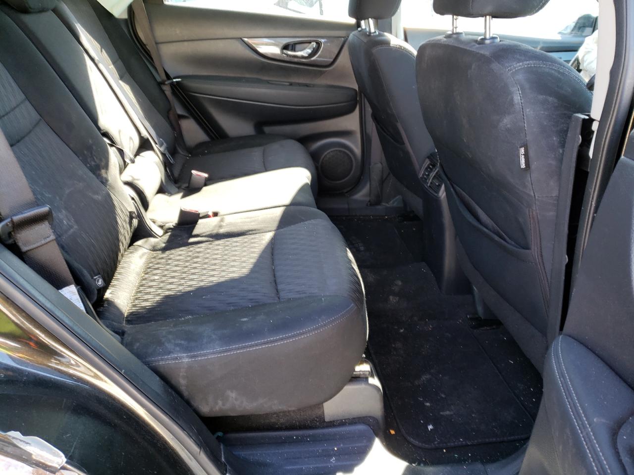 Photo 6 from auction – 2017 NISSAN ROGUE S with VIN KNMAT2MV9HP574760