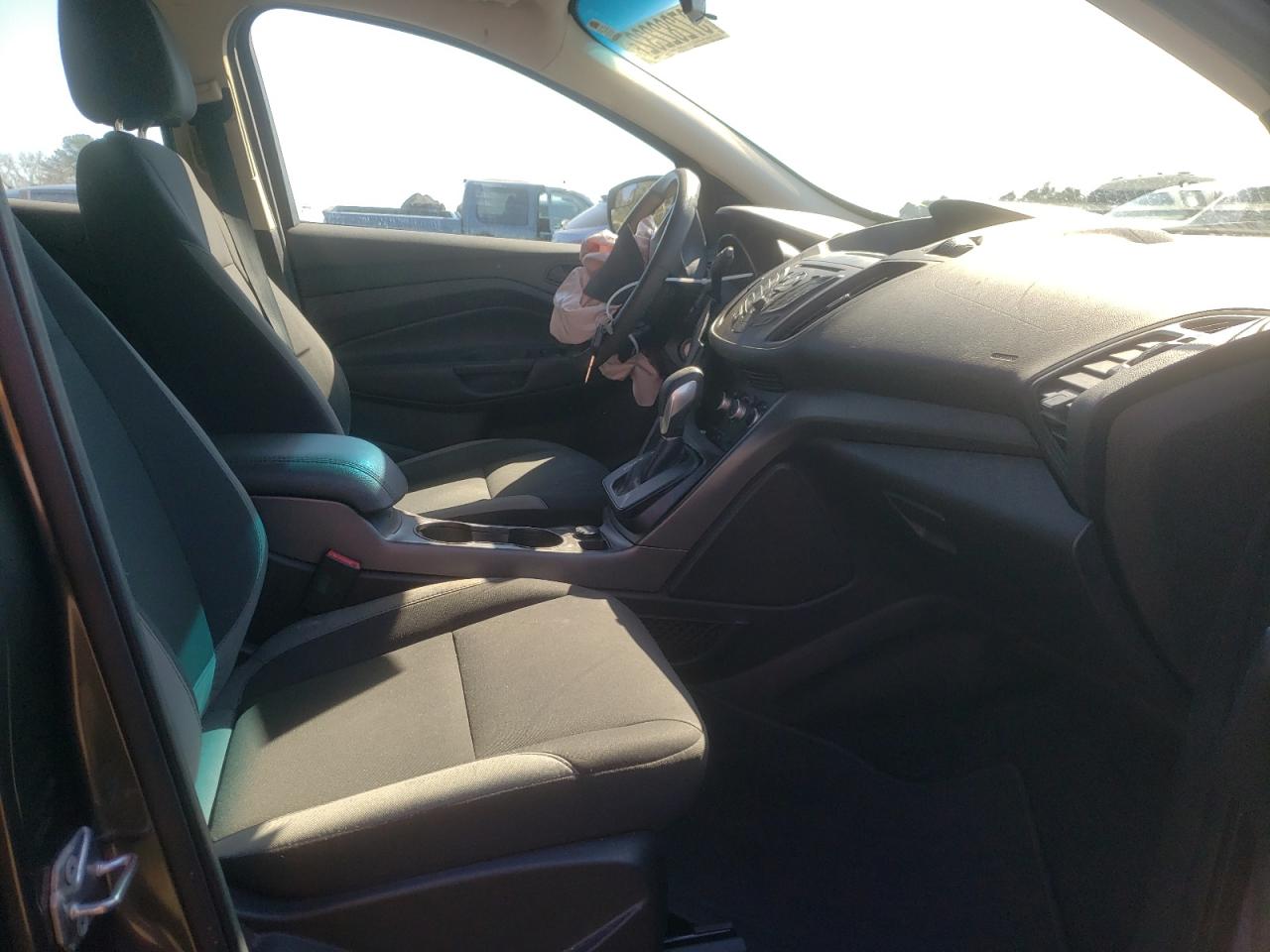 Photo 5 from auction – 2016 FORD ESCAPE S with VIN 1FMCU0F7XGUB89390