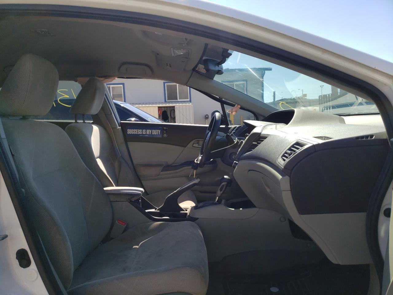 Photo 5 from auction – 2012 HONDA CIVIC LX with VIN 2HGFB2F59CH586783