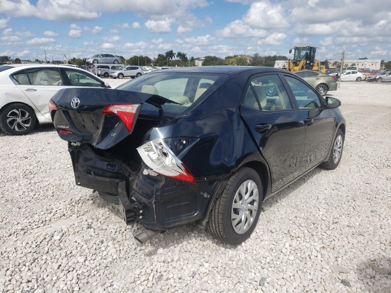 Photo 4 from auction – 2018 TOYOTA COROLLA L with VIN 5YFBURHE8JP839712