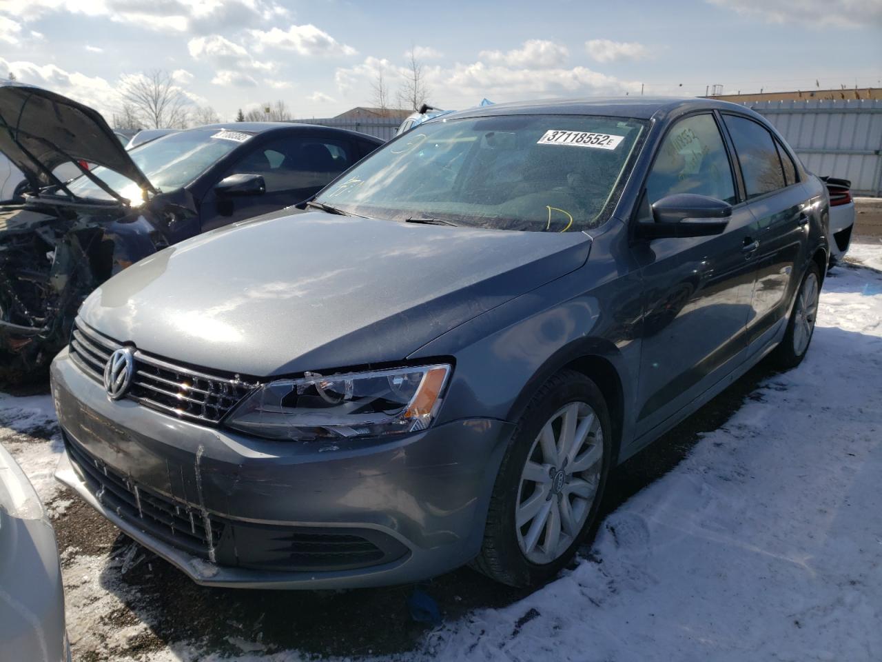 Photo 2 from auction – 2014 VOLKSWAGEN JETTA BASE with VIN 3VW2K7AJ7EM225777