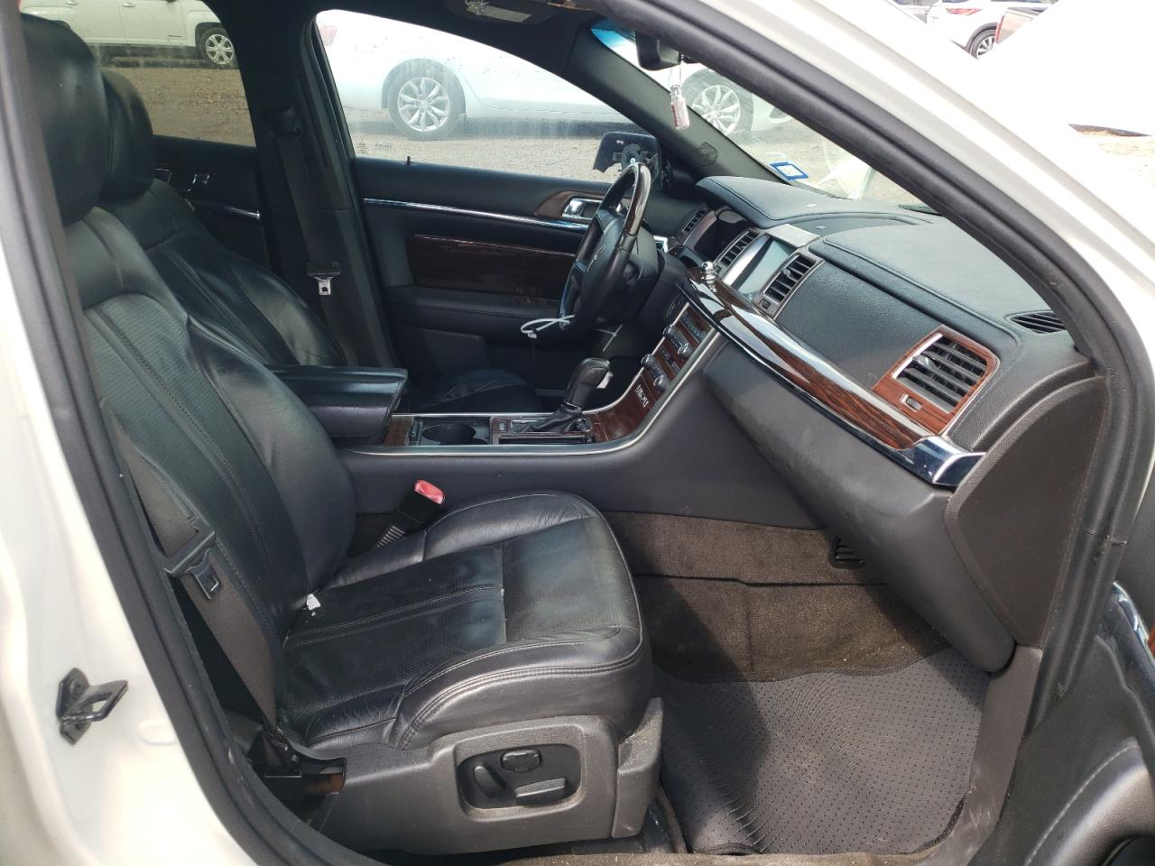 Photo 5 from auction – 2012 LINCOLN MKS with VIN 1LNHL9DR5CG803157