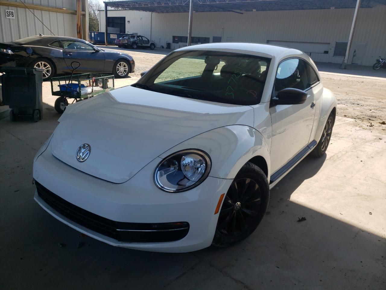 Photo 2 from auction – 2014 VOLKSWAGEN BEETLE with VIN 3VWF17AT9EM641030