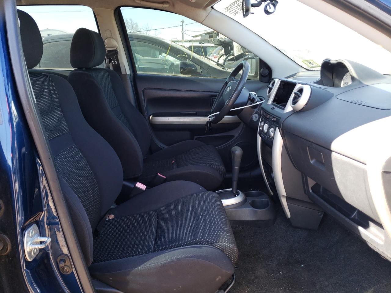 Photo 5 from auction – 2005 SCION XA with VIN JTKKT624150093467