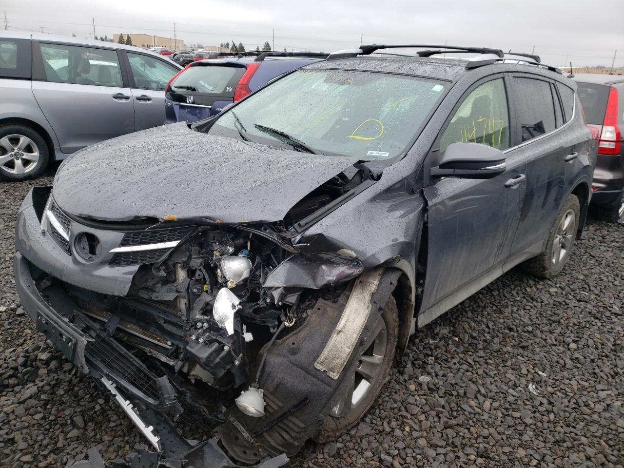Photo 2 from auction – 2015 TOYOTA RAV4 XLE with VIN JTMRFREV3FD146229