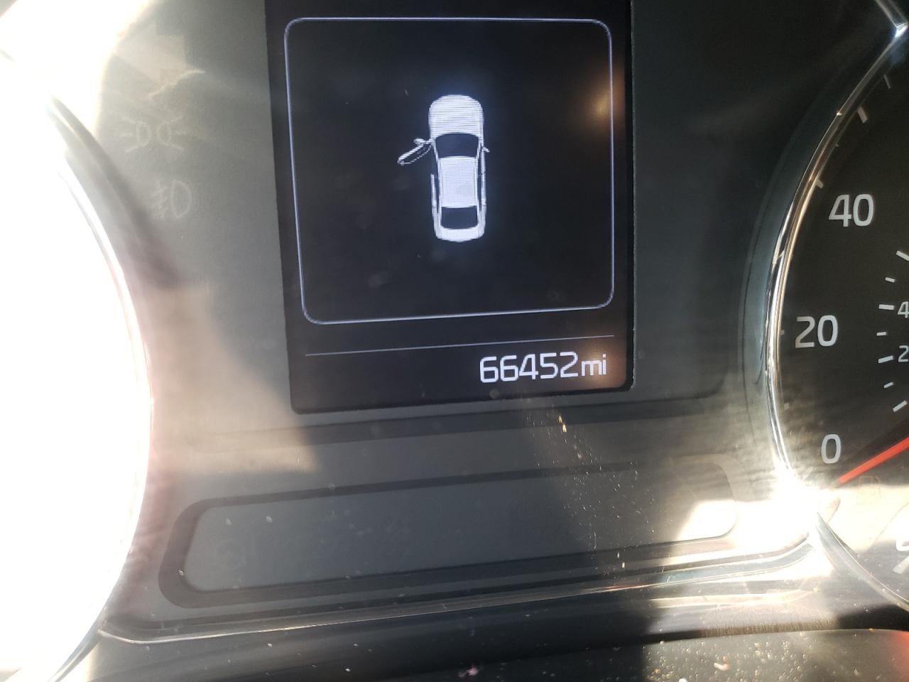 Photo 8 from auction – 2018 KIA FORTE with VIN 3KPFL4A71JE256371
