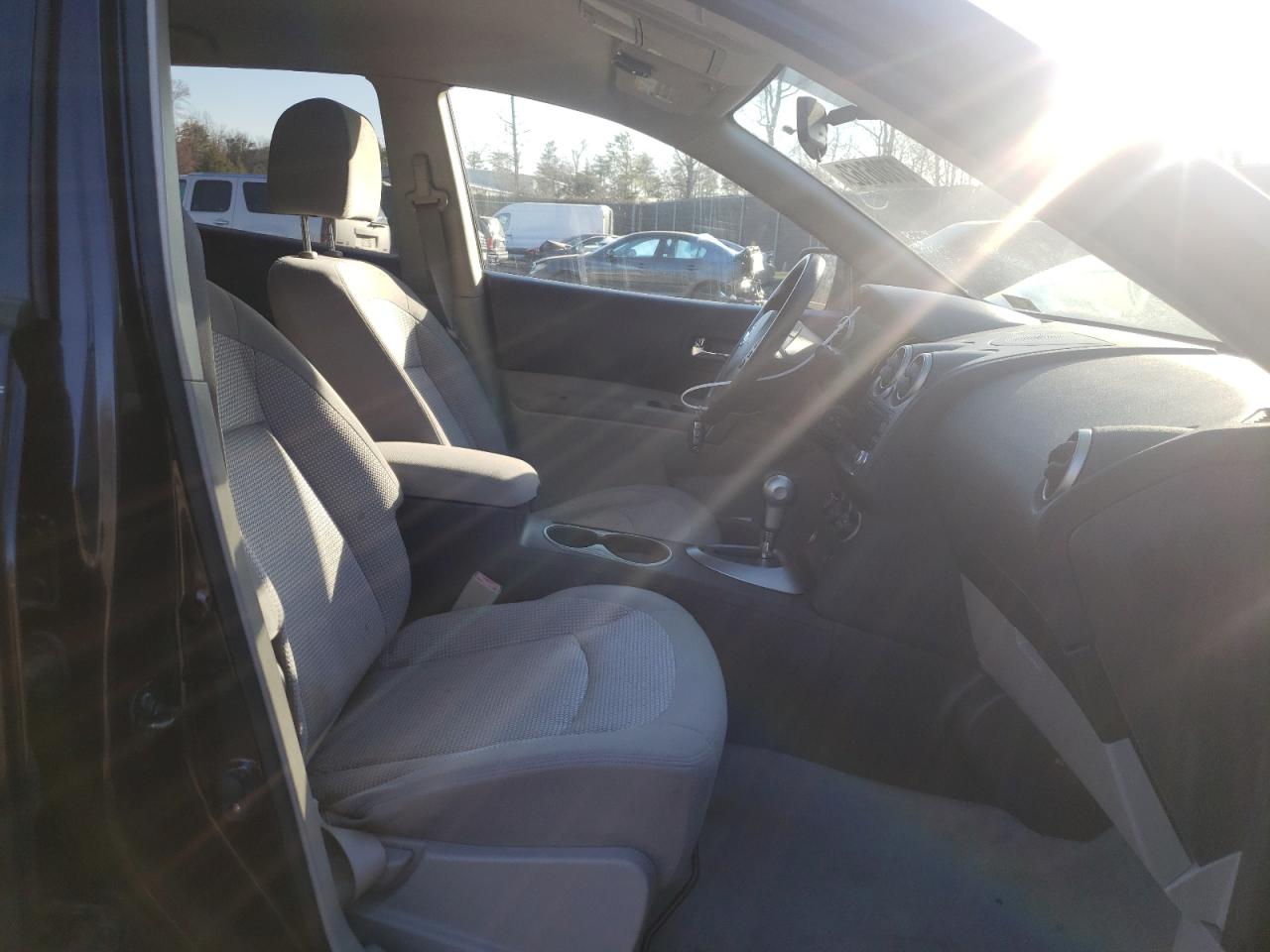 Photo 5 from auction – 2011 NISSAN ROGUE S with VIN JN8AS5MT6BW167676