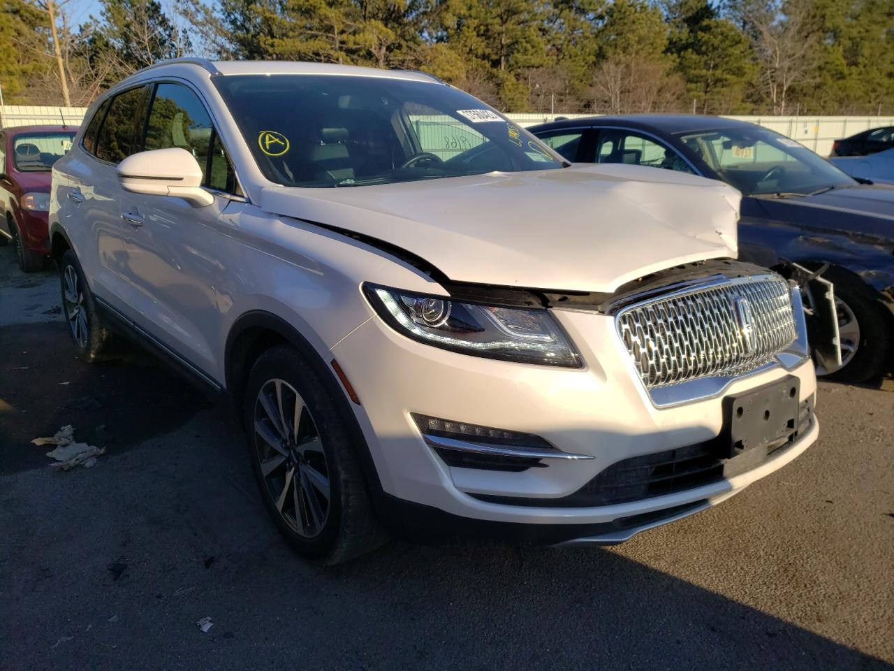 LINCOLN MKC RESERV 2019 with VIN 5LMCJ3D99KUL34455 - Photo from auction