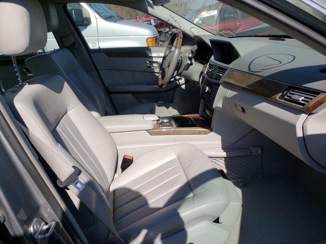 Photo 5 from auction – 2011 MERCEDES-BENZ E 350 4MAT with VIN WDDHF8HB4BA320074