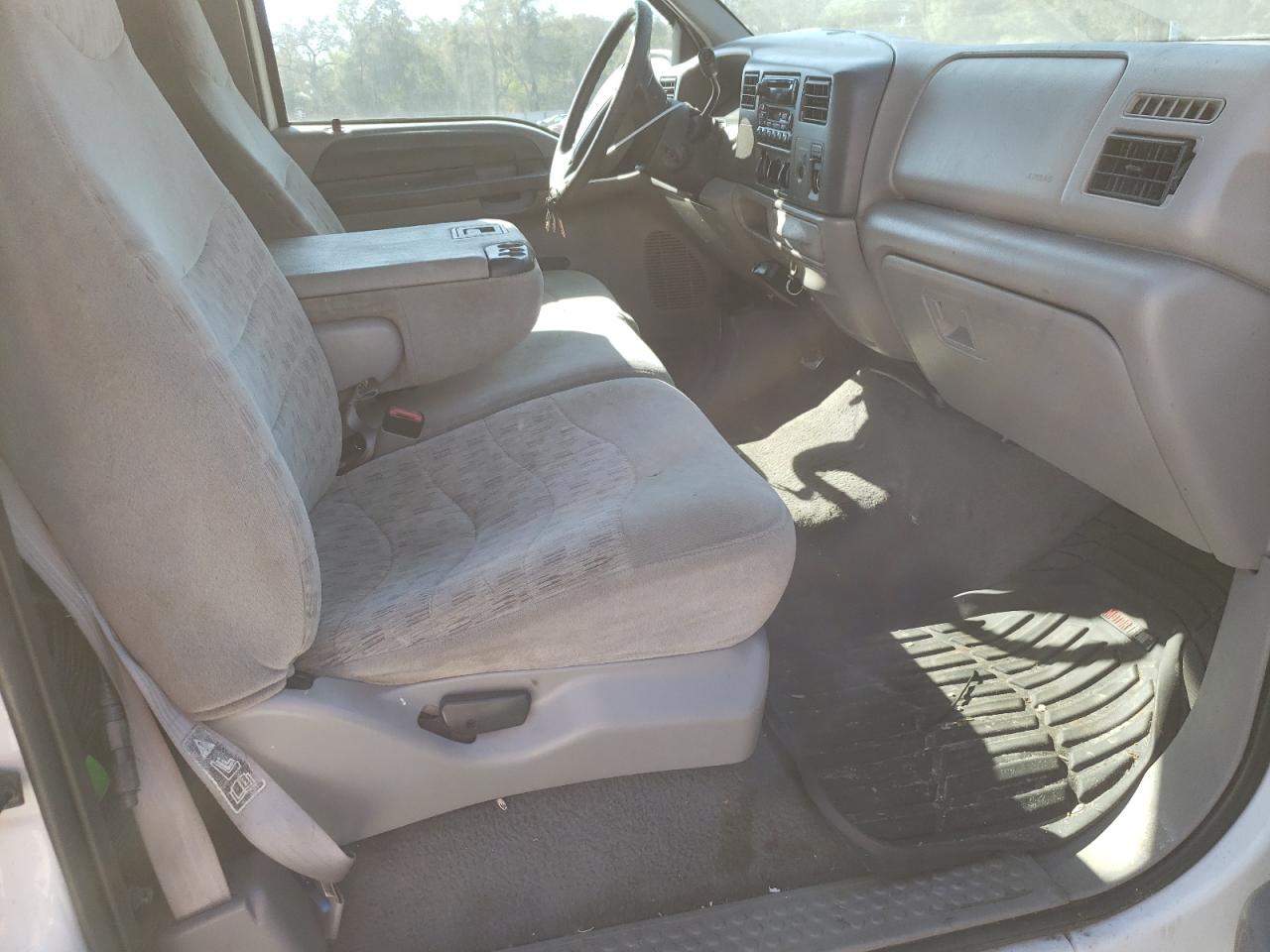 Photo 5 from auction – 2000 FORD F250 SUPER with VIN 1FTNX20F2YEA52536