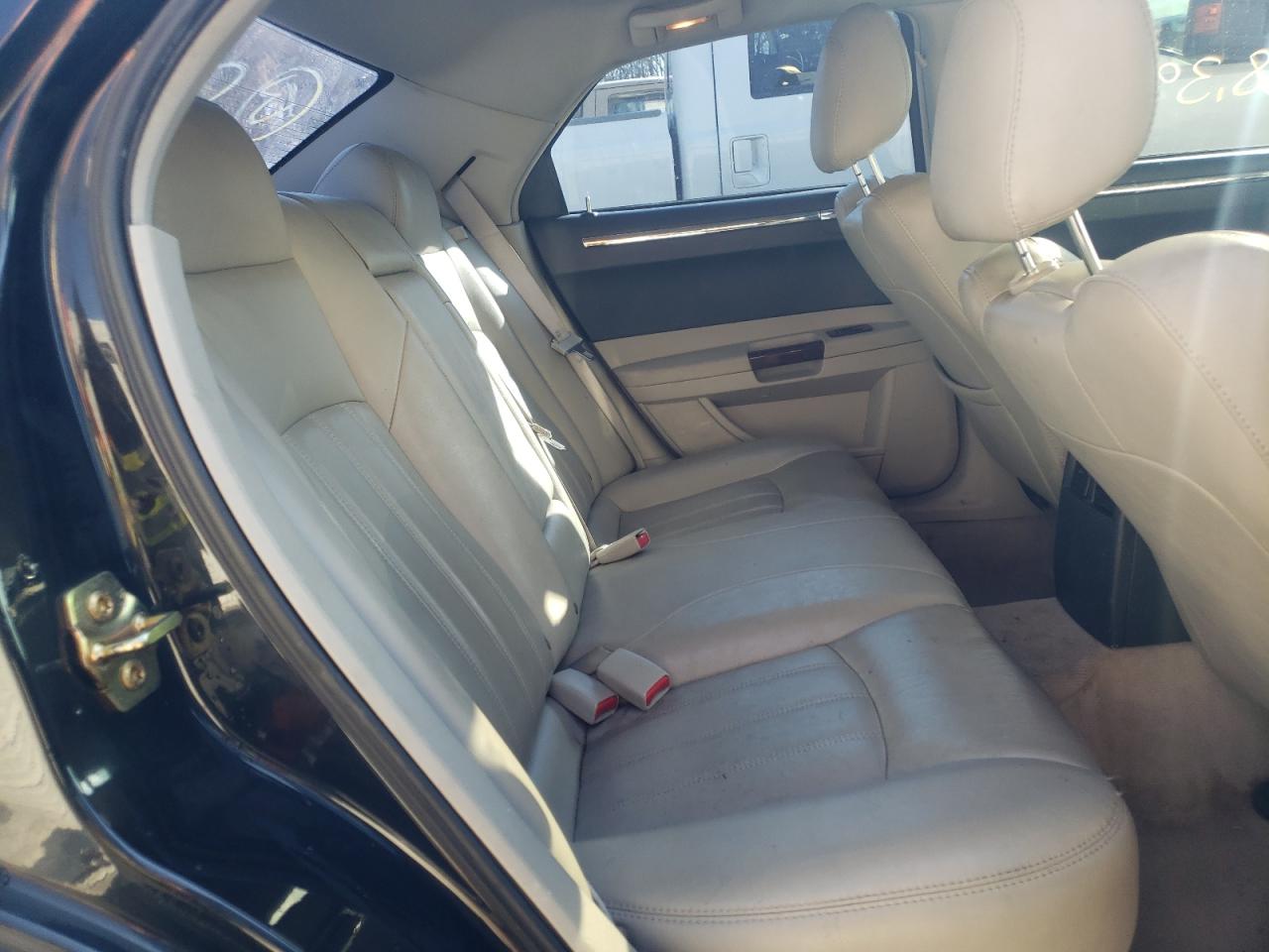 Photo 6 from auction – 2006 CHRYSLER 300C with VIN 2C3KA63H26H138643