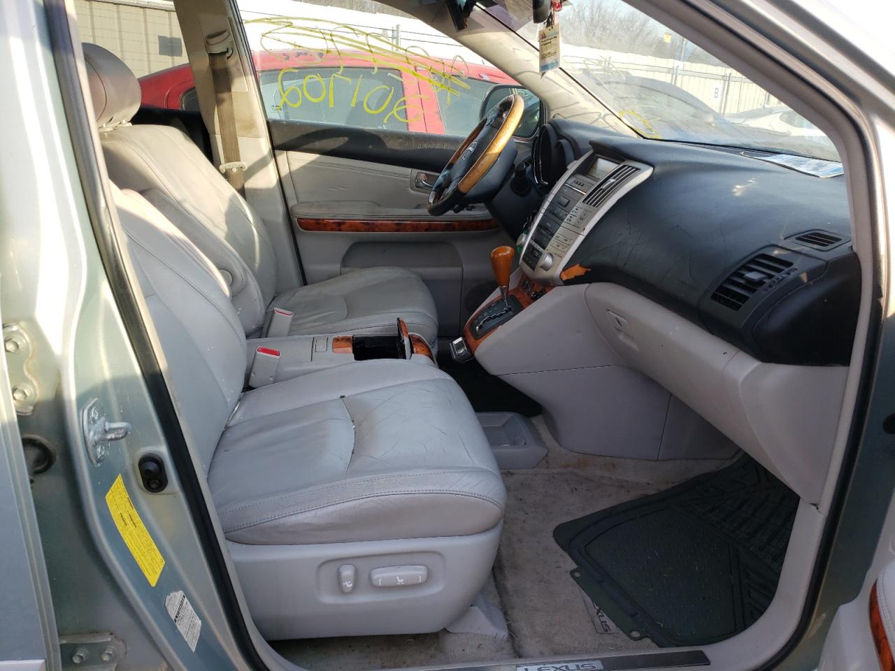 Photo 5 from auction – 2005 LEXUS RX 330 with VIN 2T2HA31U85C061754