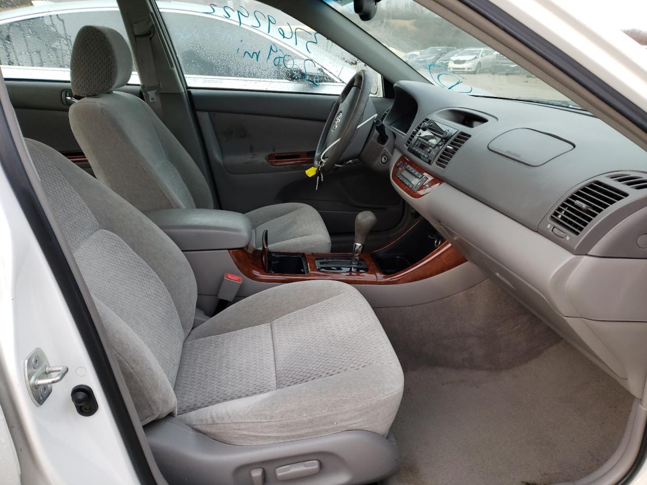 Photo 5 from auction – 2003 TOYOTA CAMRY LE with VIN 4T1BE32K93U179965
