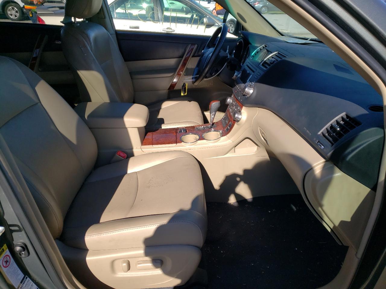 Photo 5 from auction – 2012 TOYOTA HIGHLANDER with VIN 5TDDK3EH4CS152201