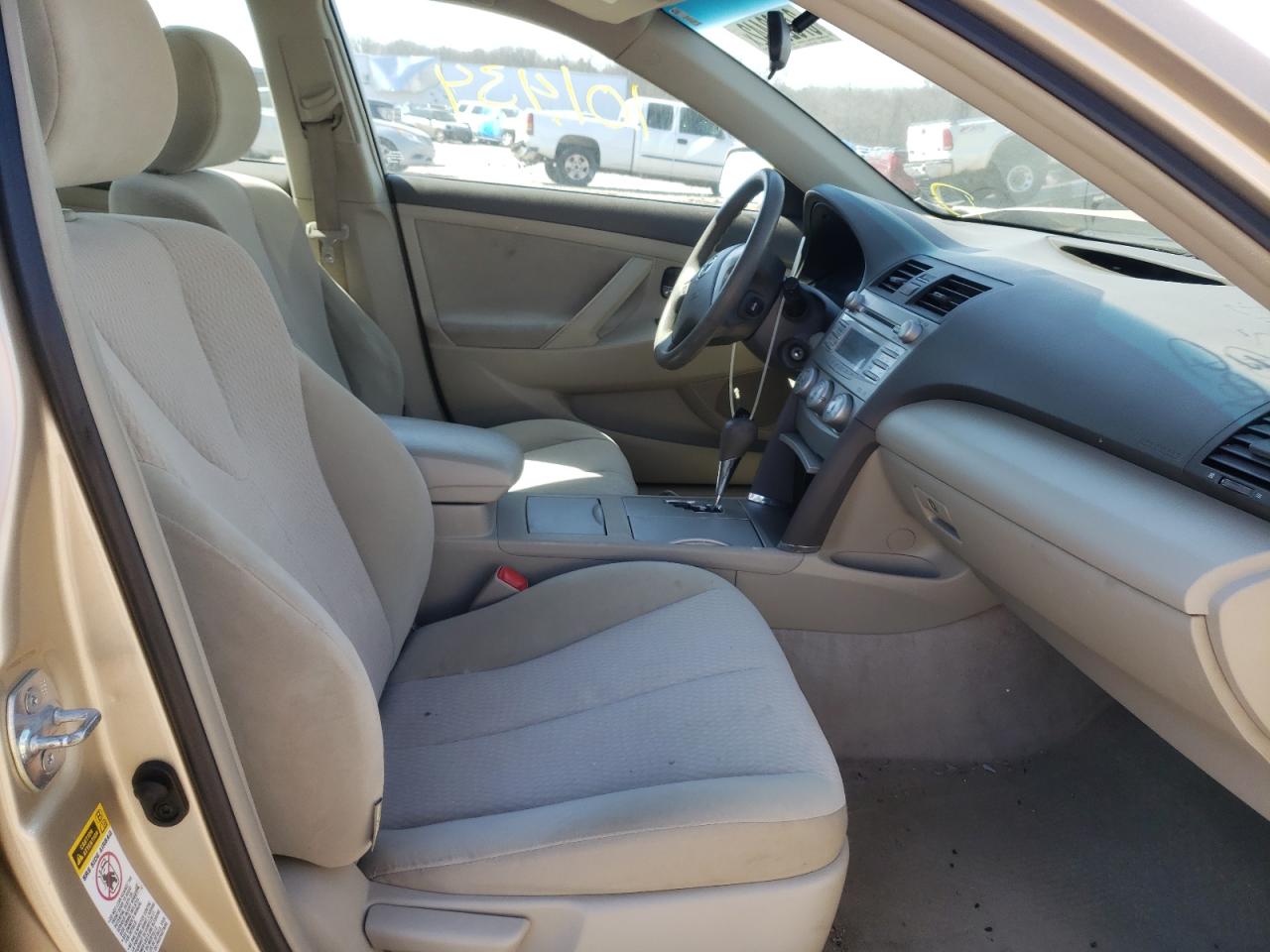 Photo 5 from auction – 2011 TOYOTA CAMRY BASE with VIN 4T1BF3EK2BU124247