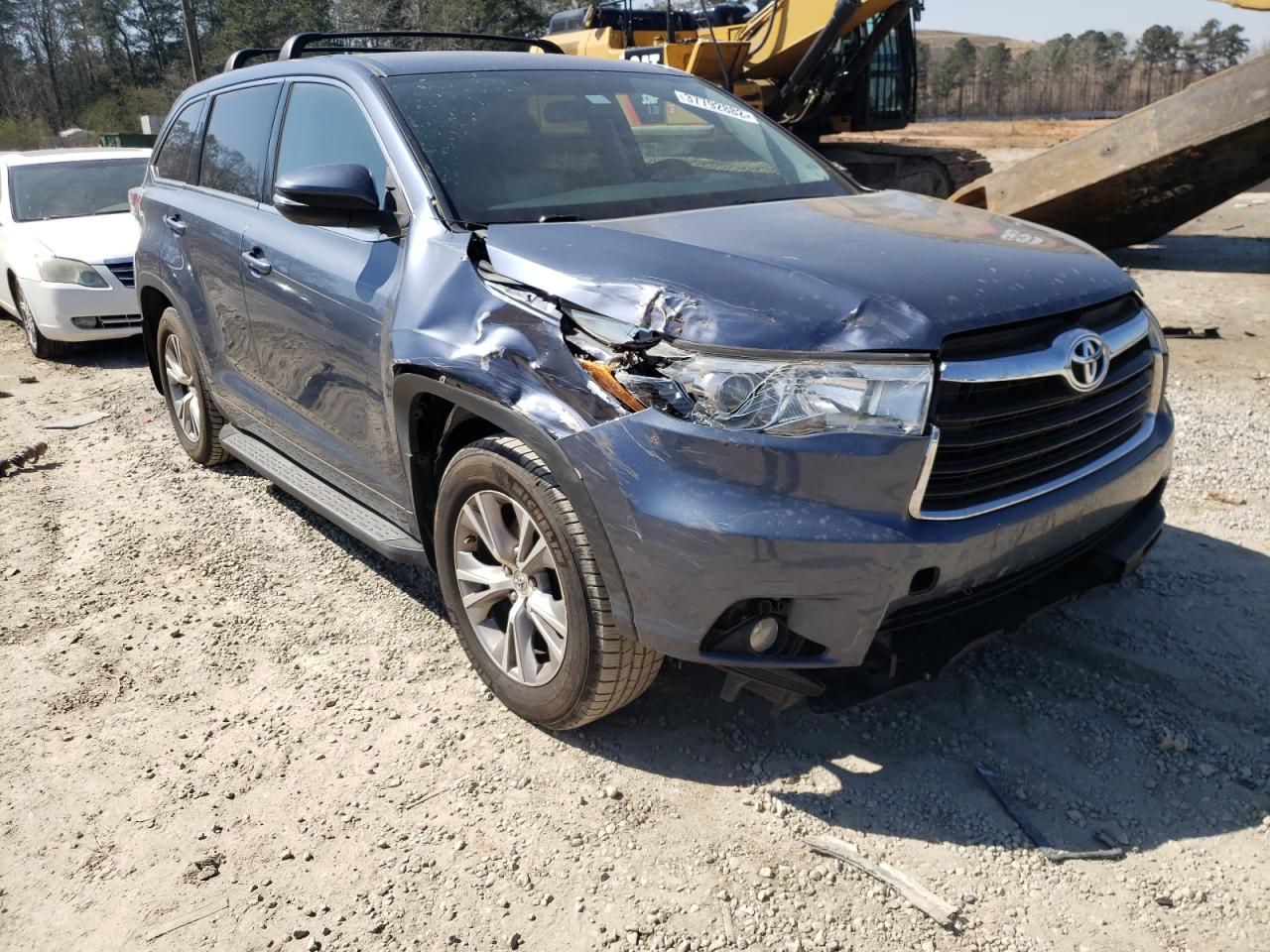 TOYOTA HIGHLANDER 2015 with VIN 5TDBKRFH7FS175212 - Photo from auction