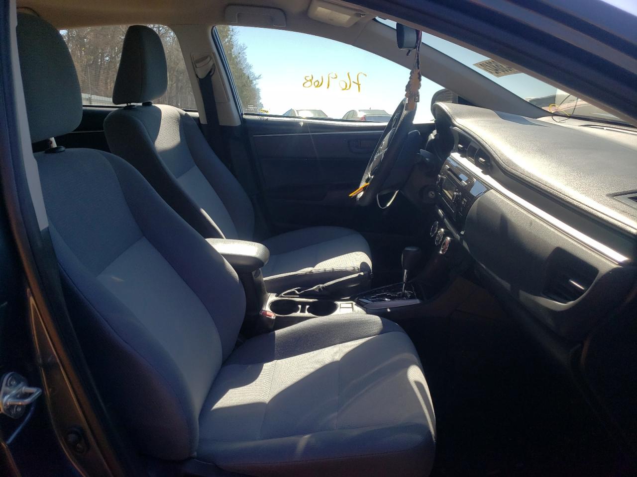 Photo 5 from auction – 2015 TOYOTA COROLLA L with VIN 2T1BURHE2FC283520