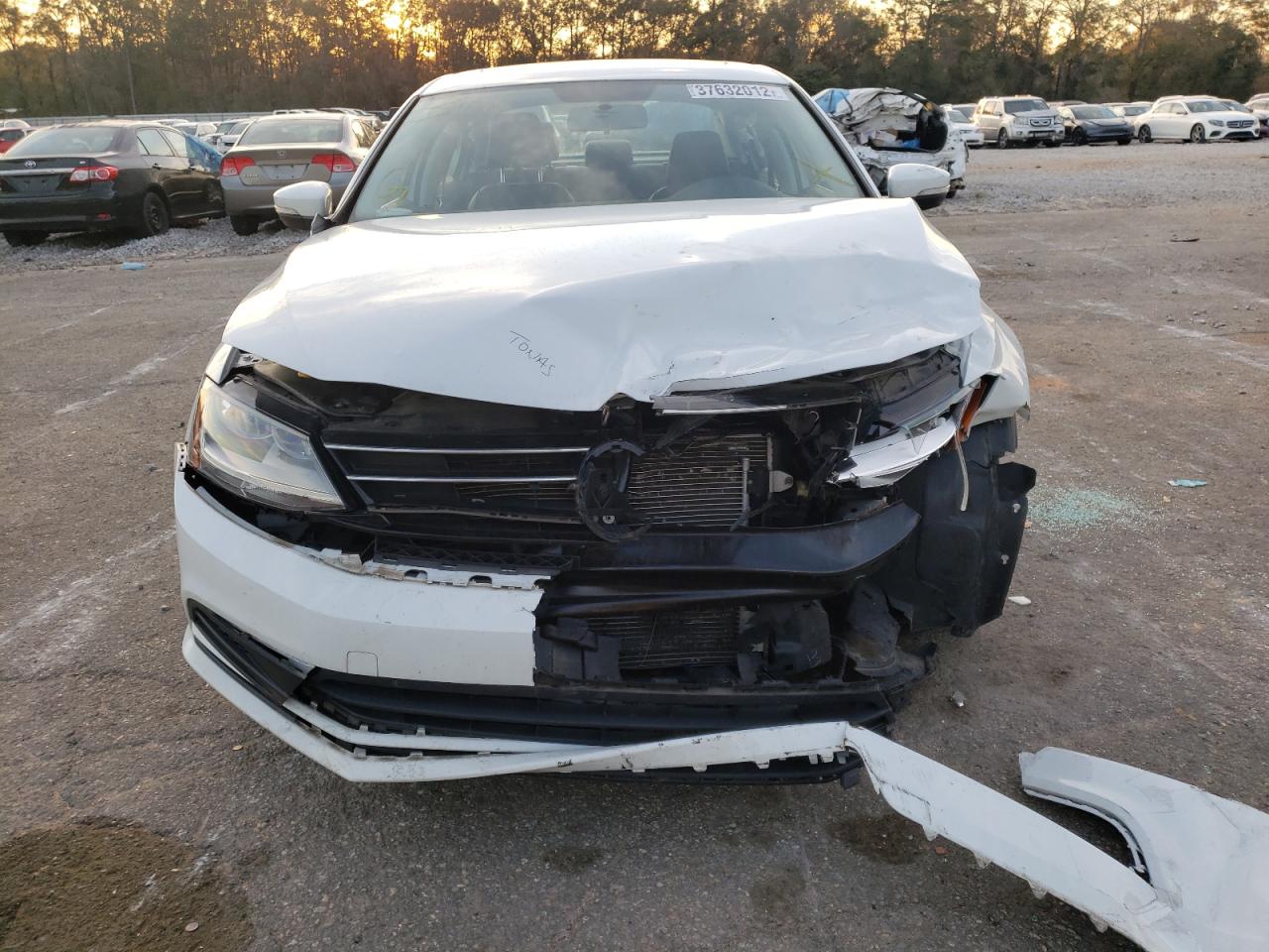 Photo 9 from auction – 2017 VOLKSWAGEN JETTA SE with VIN 3VWDB7AJ4HM395432