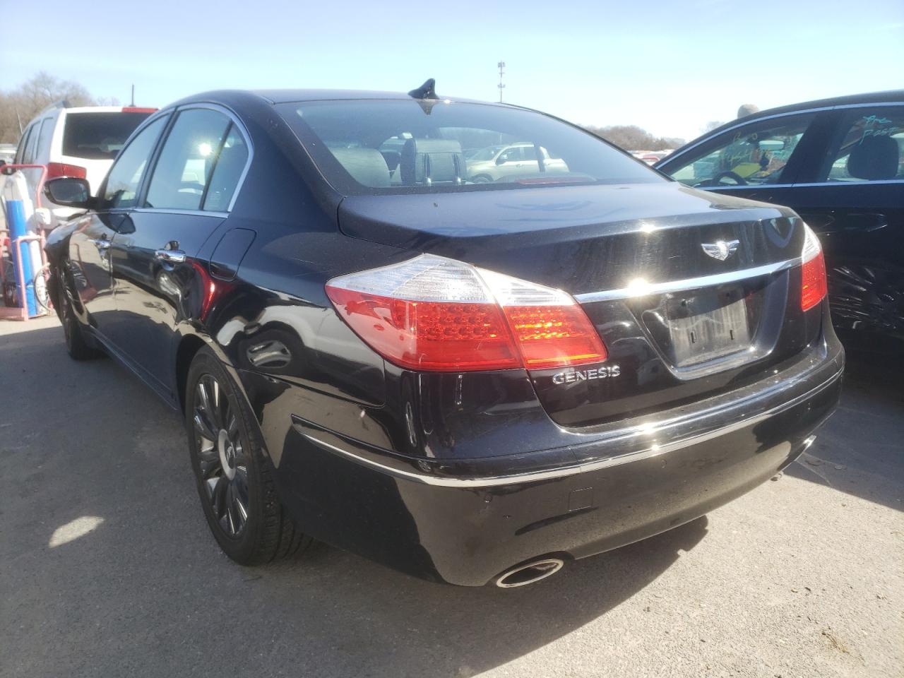 Photo 3 from auction – 2009 HYUNDAI GENESIS 3. with VIN KMHGC46E09U039320