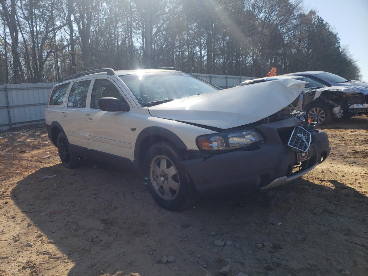 VOLVO V70 XC 2002 with VIN YV1SZ58D321074569 - Photo from auction