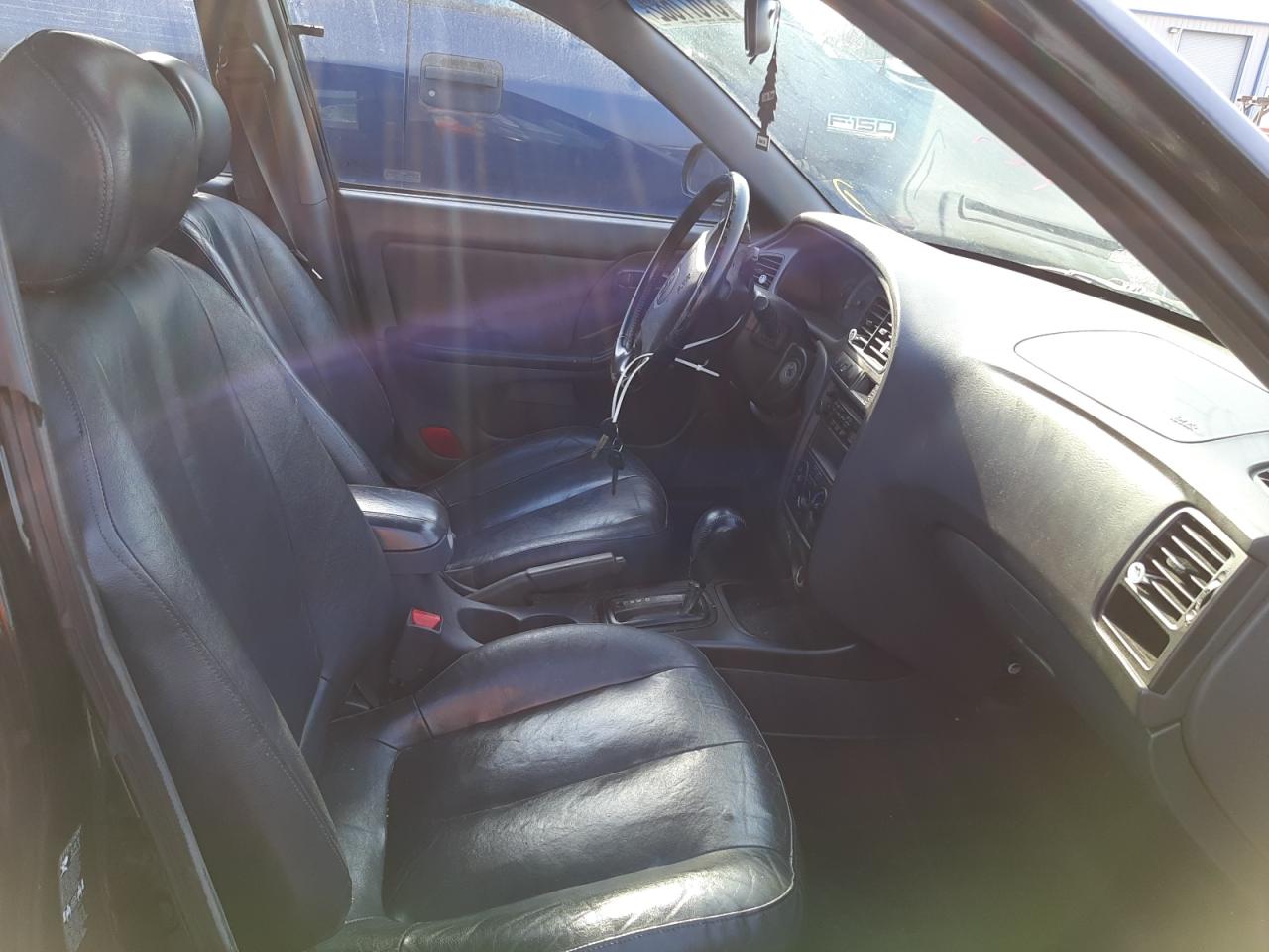 Photo 5 from auction – 2002 HYUNDAI ELANTRA GL with VIN KMHDN55D22U070232