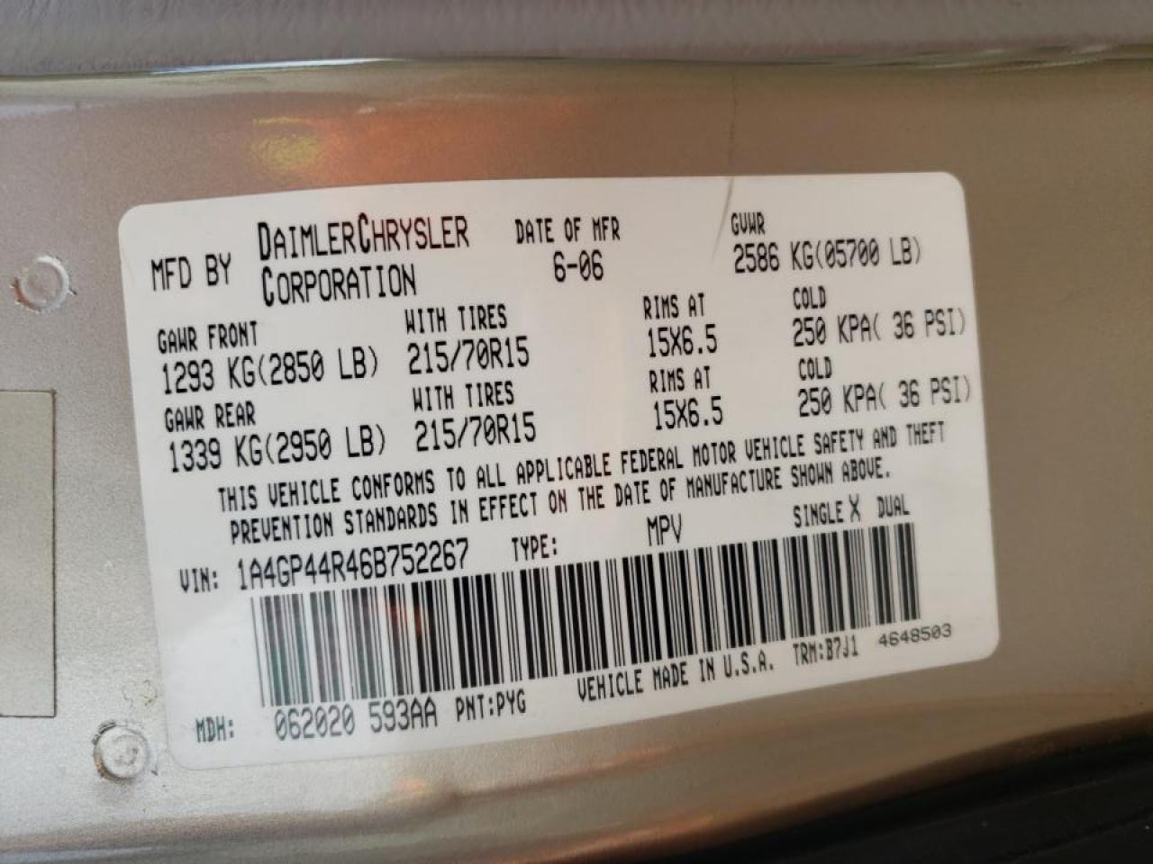 Photo 10 from auction – 2006 CHRYSLER TOWN & COU with VIN 1A4GP44R46B752267