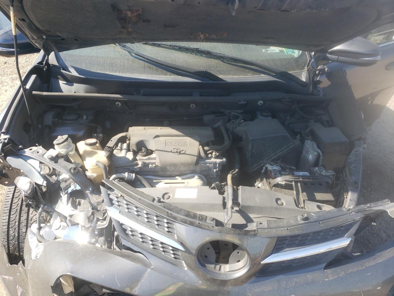 Photo 7 from auction – 2015 TOYOTA RAV4 XLE with VIN JTMWFREV5FJ057413