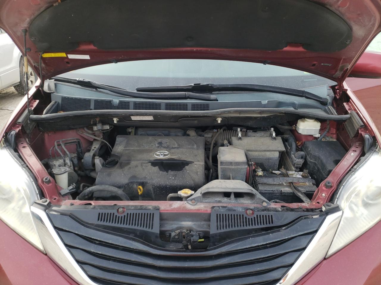 Photo 7 from auction – 2011 TOYOTA SIENNA LE with VIN 5TDJK3DC6BS007281
