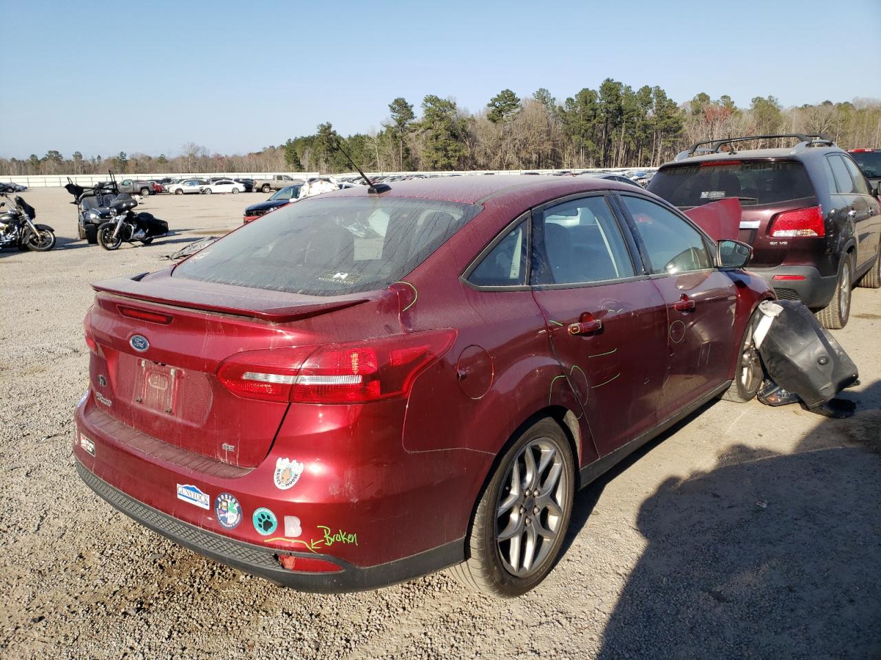 Photo 4 from auction – 2015 FORD FOCUS SE with VIN 1FADP3F22FL283960