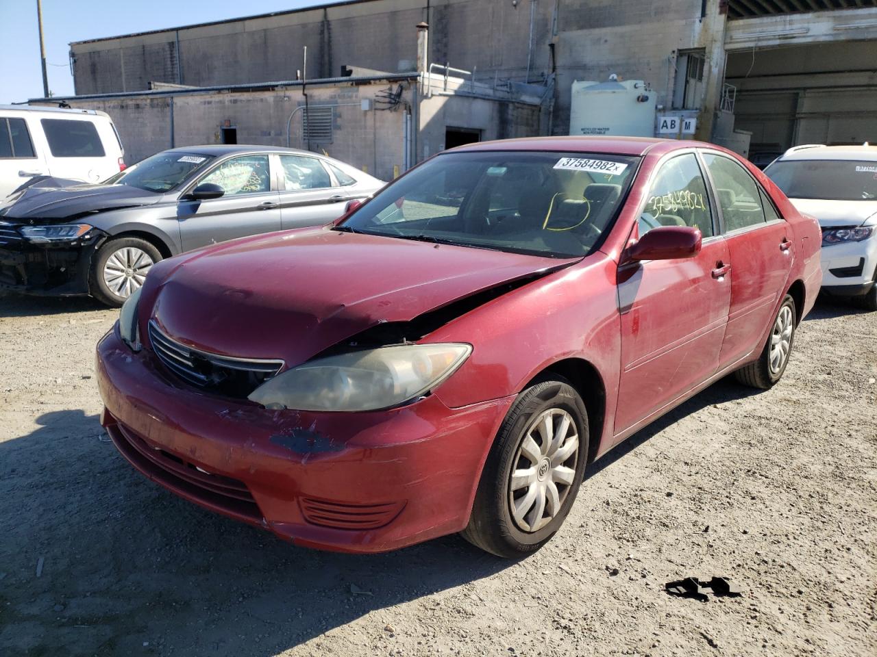 Photo 2 from auction – 2005 TOYOTA CAMRY LE with VIN 4T1BE30K85U081676