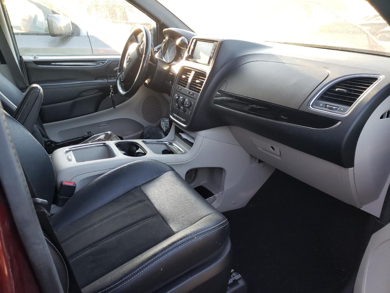 Photo 5 from auction – 2019 DODGE GRAND CARA with VIN 2C4RDGCG6KR761895