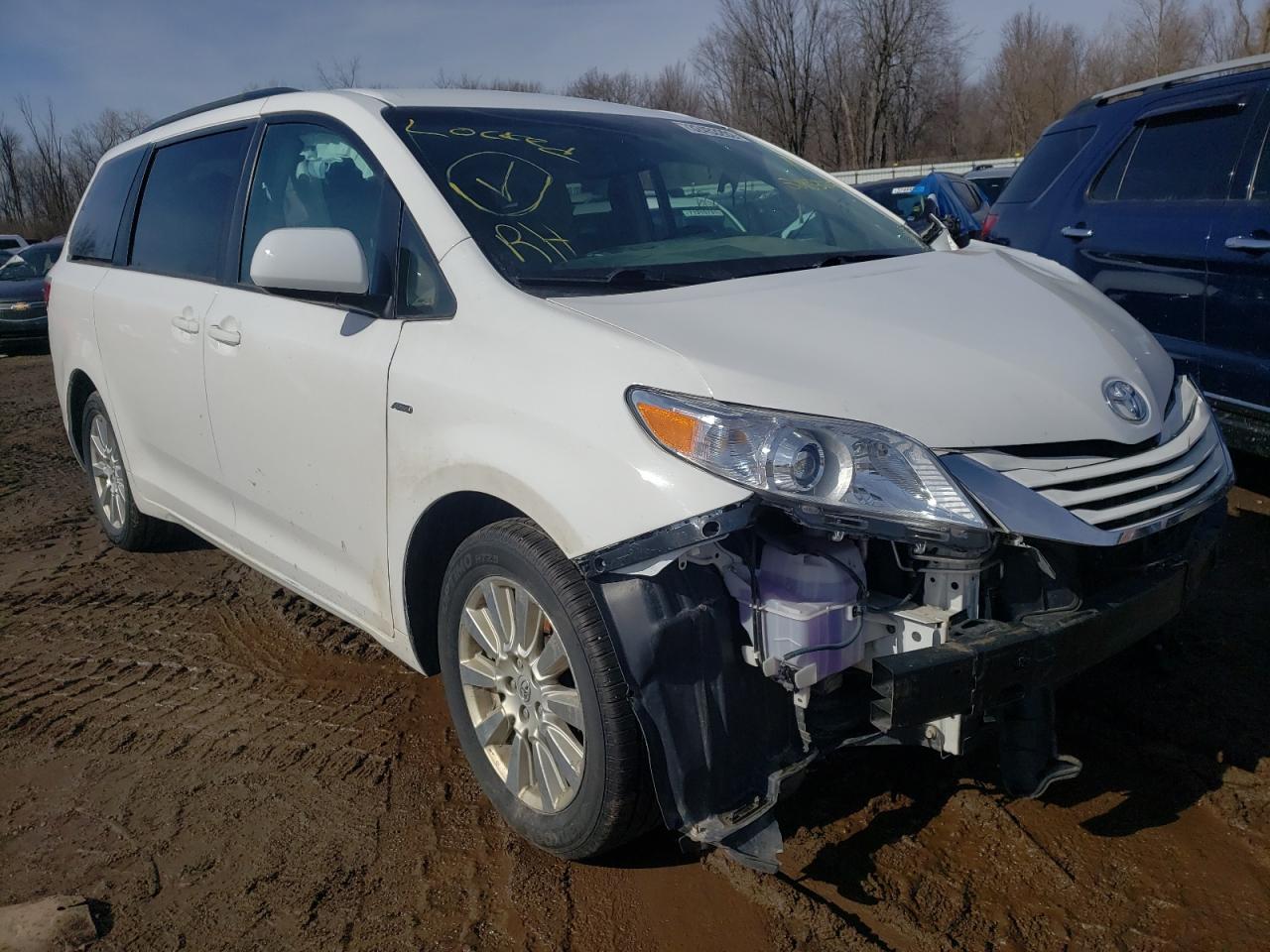 TOYOTA SIENNA LE 2017 with VIN 5TDJZ3DC3HS159734 - Photo from auction