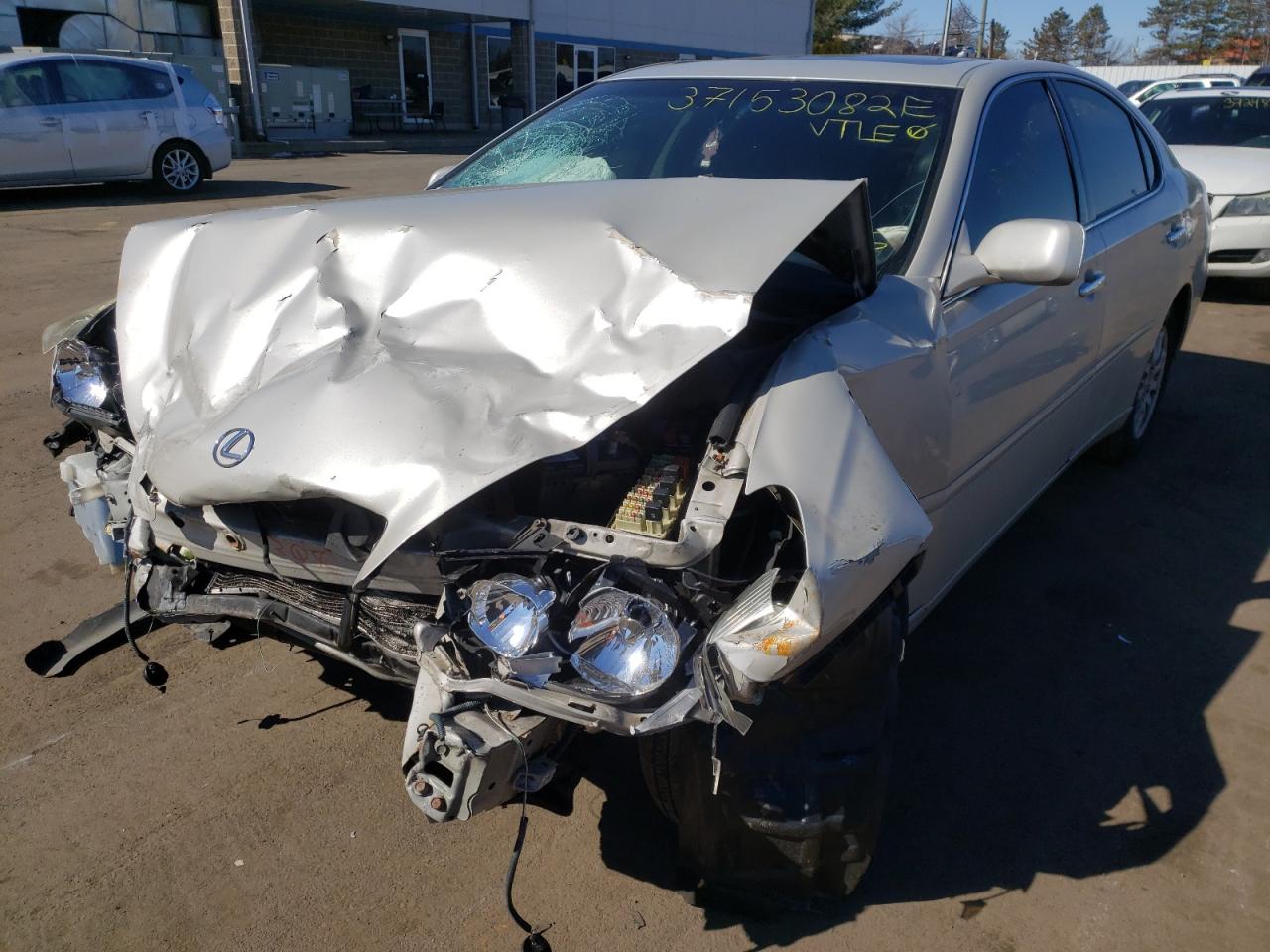 Photo 2 from auction – 2002 LEXUS ES 300 with VIN JTHBF30G820022500