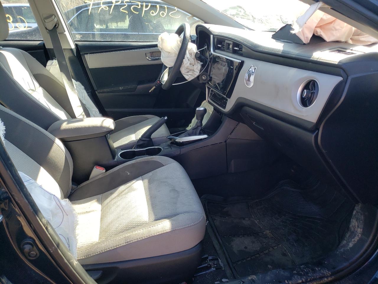 Photo 5 from auction – 2017 TOYOTA COROLLA L with VIN 2T1BURHE4HC921141