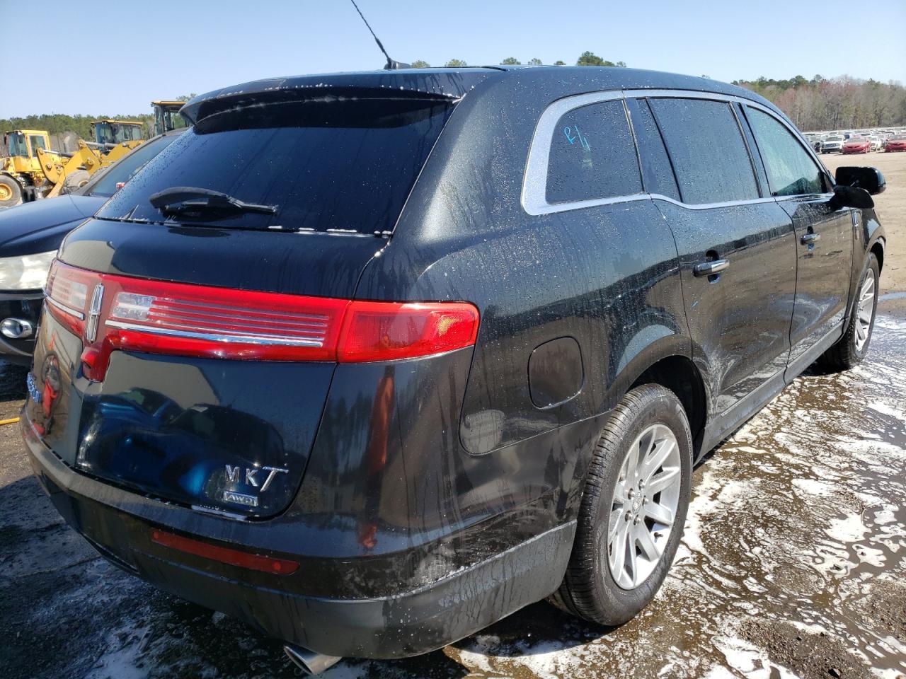 Photo 4 from auction – 2013 LINCOLN MKT with VIN 2LMHJ5NKXDBL50392