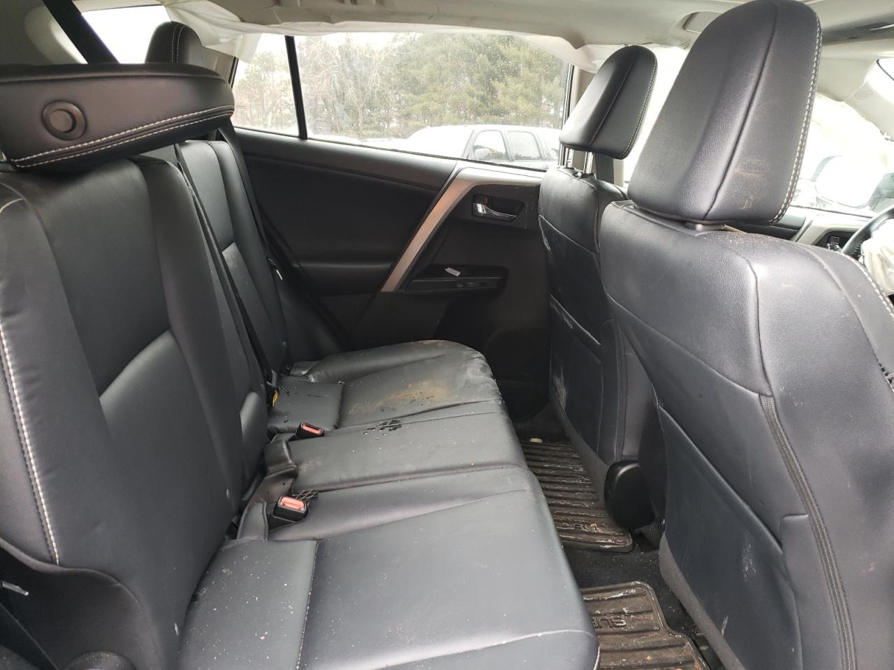 Photo 6 from auction – 2017 TOYOTA RAV4 LIMIT with VIN 2T3DFREV1HW687683