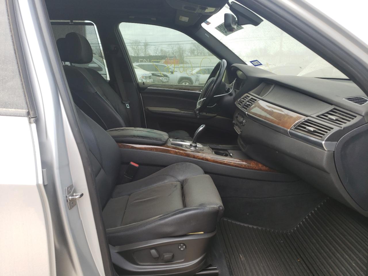 Photo 5 from auction – 2010 BMW X5 XDRIVE3 with VIN 5UXFE4C50AL380384