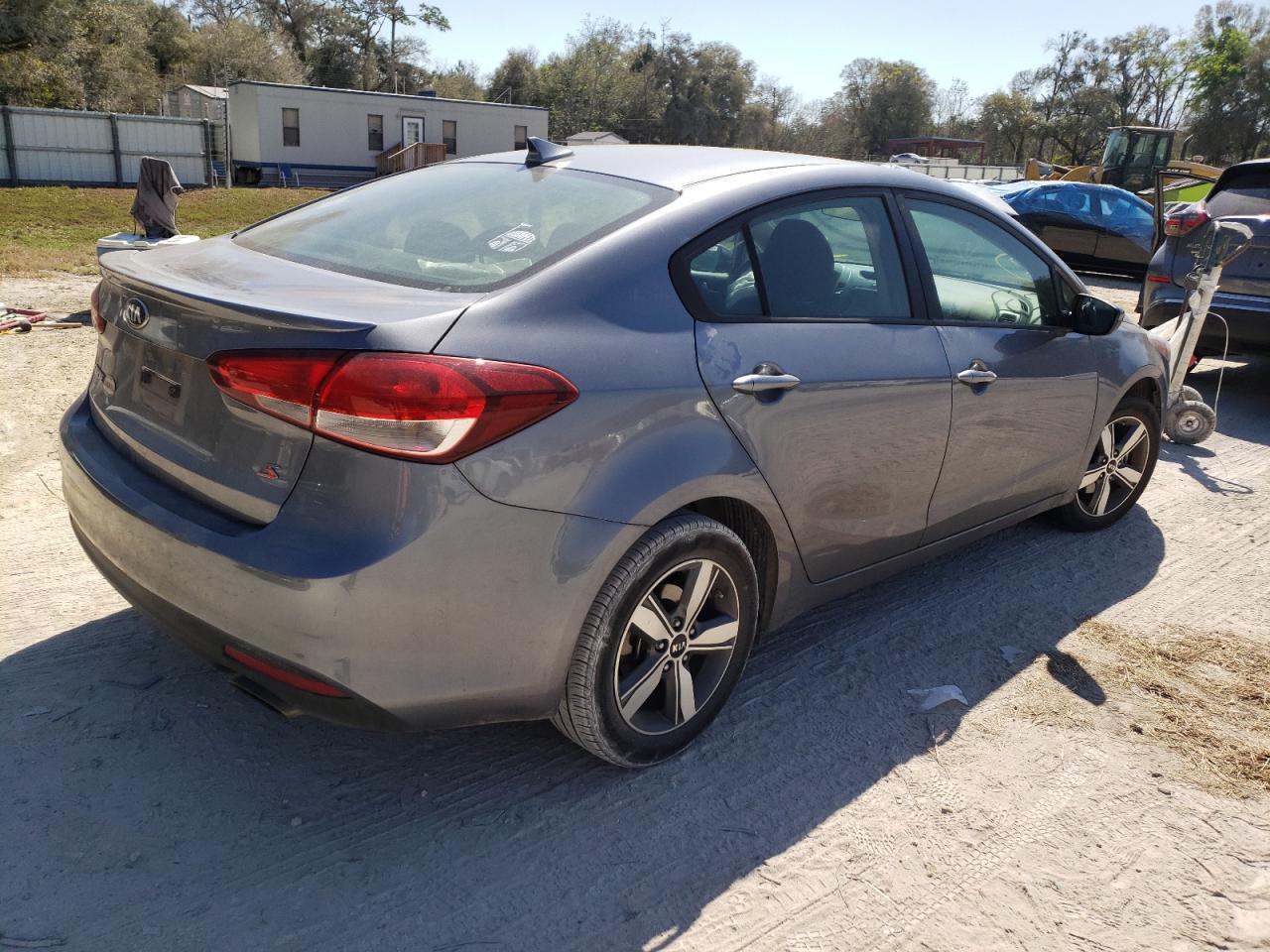 Photo 4 from auction – 2018 KIA FORTE LX with VIN 3KPFL4A72JE191708